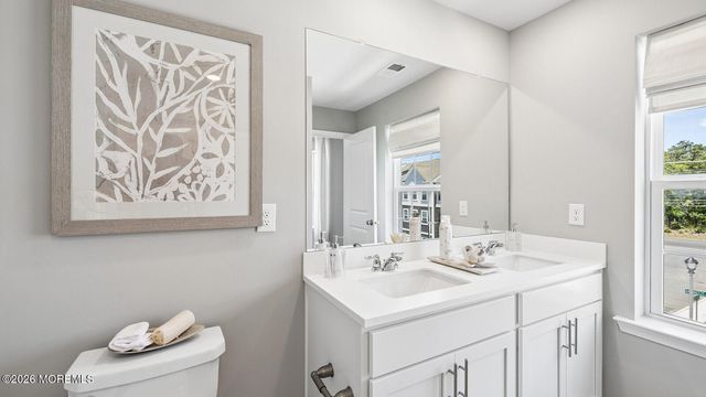 45 Frst Park Drive, Waretown, NJ 08758