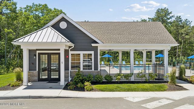 45 Frst Park Drive, Waretown, NJ 08758