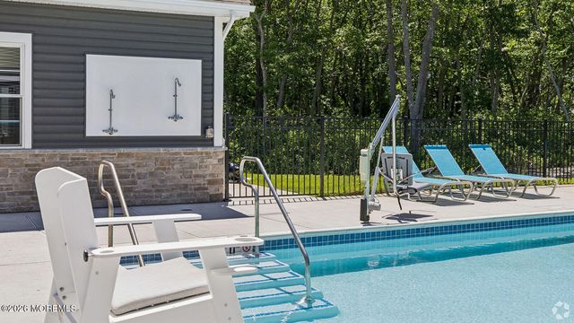 45 Frst Park Drive, Waretown, NJ 08758