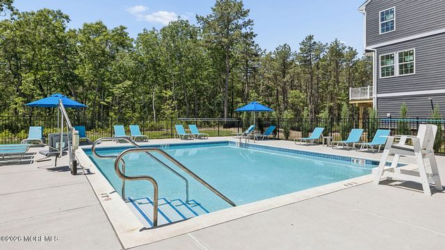 45 Frst Park Drive, Waretown, NJ 08758