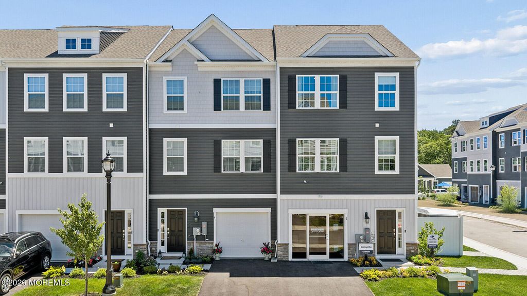 45 Frst Park Drive, Waretown, NJ 08758