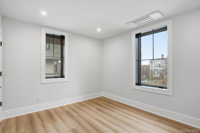 34 Clinton Avenue 9, Dobbs Ferry, NY 10522