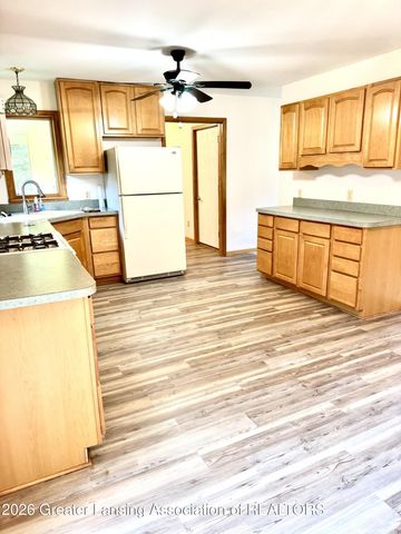 7310 W Victoria Drive, Laingsburg, MI 48848