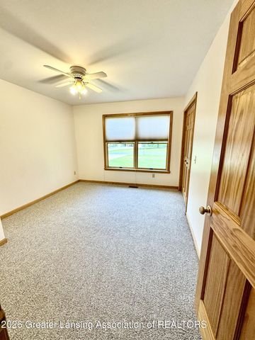 7310 W Victoria Drive, Laingsburg, MI 48848