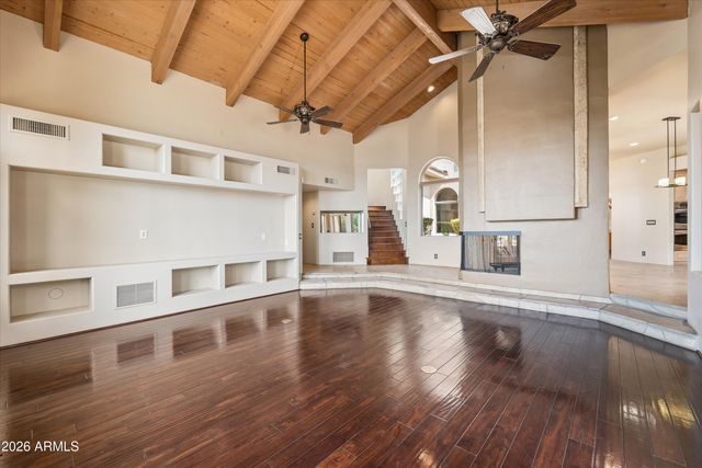 1121 E COUNTRY GABLES Drive, Phoenix, AZ 85022