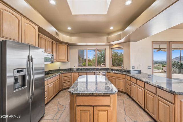 1121 E COUNTRY GABLES Drive, Phoenix, AZ 85022