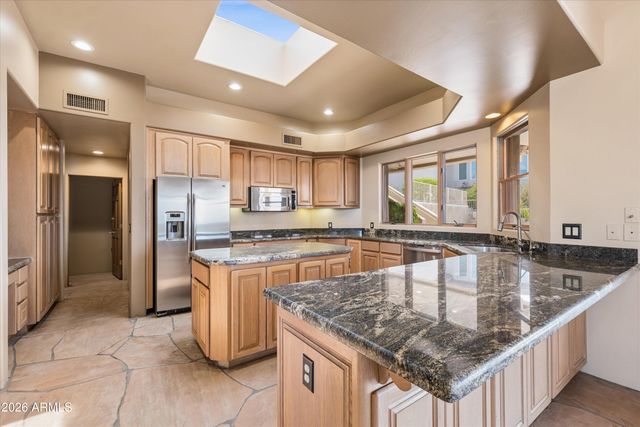 1121 E COUNTRY GABLES Drive, Phoenix, AZ 85022