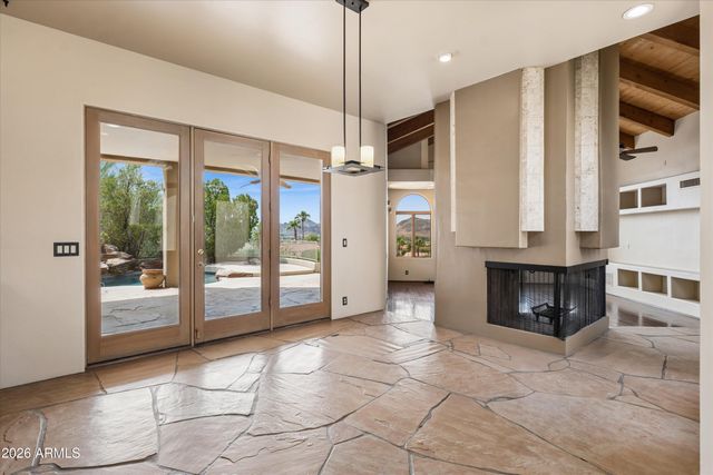 1121 E COUNTRY GABLES Drive, Phoenix, AZ 85022