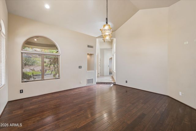 1121 E COUNTRY GABLES Drive, Phoenix, AZ 85022