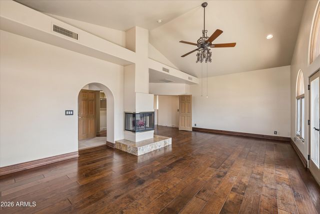 1121 E COUNTRY GABLES Drive, Phoenix, AZ 85022