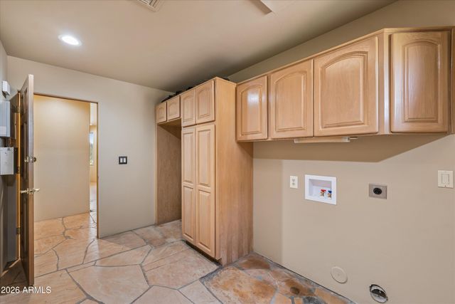 1121 E COUNTRY GABLES Drive, Phoenix, AZ 85022