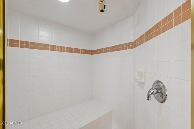 1121 E COUNTRY GABLES Drive, Phoenix, AZ 85022
