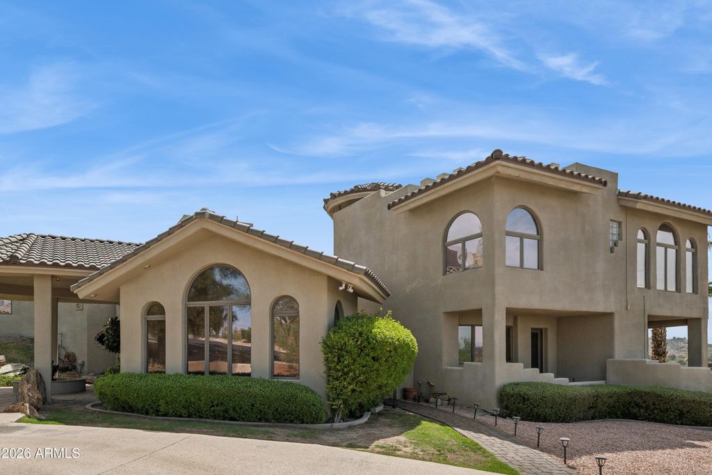 1121 E COUNTRY GABLES Drive, Phoenix, AZ 85022 — exterior