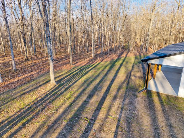 833 Dripping Springs Rd, Monterey, TN 38574