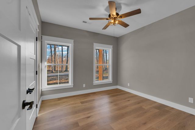 833 Dripping Springs Rd, Monterey, TN 38574