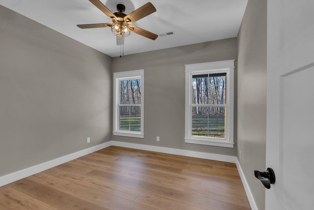 833 Dripping Springs Rd, Monterey, TN 38574