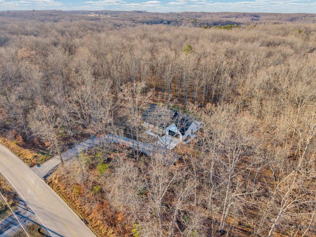 833 Dripping Springs Rd, Monterey, TN 38574