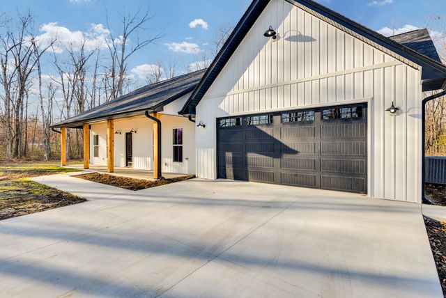 833 Dripping Springs Rd, Monterey, TN 38574