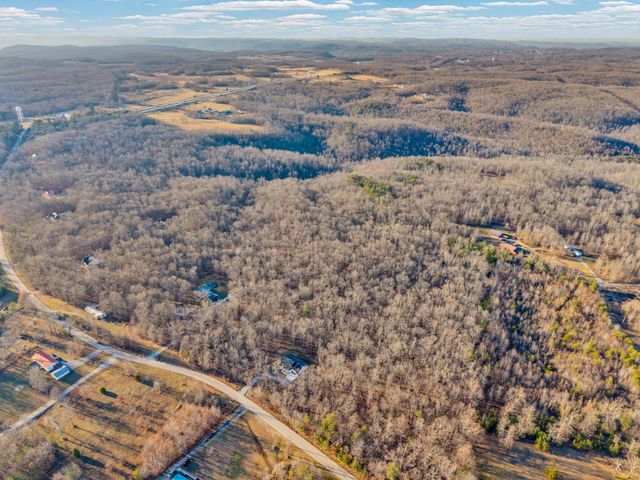 833 Dripping Springs Rd, Monterey, TN 38574