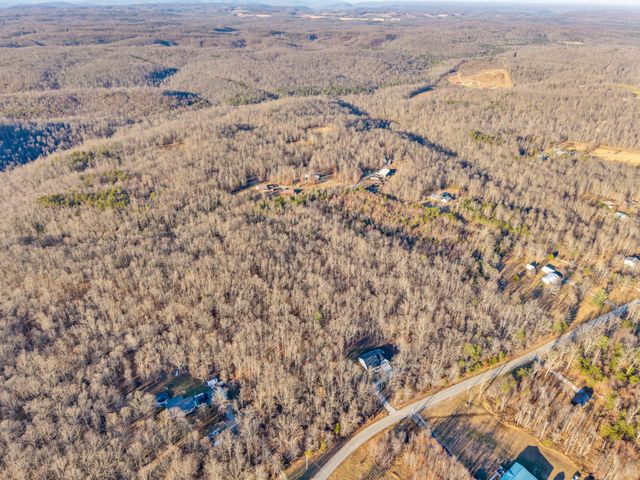 833 Dripping Springs Rd, Monterey, TN 38574