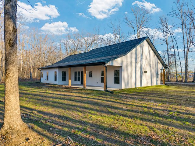 833 Dripping Springs Rd, Monterey, TN 38574