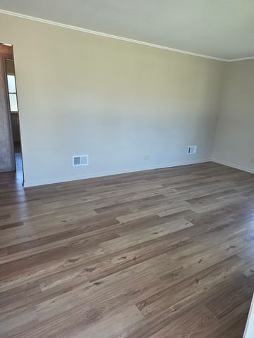 494 N Ellsworth Avenue, Villa Park, IL 60181