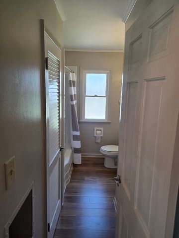 494 N Ellsworth Avenue, Villa Park, IL 60181