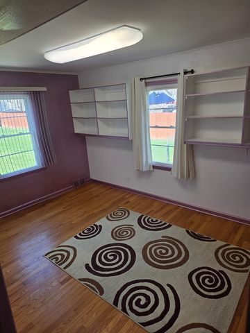 494 N Ellsworth Avenue, Villa Park, IL 60181