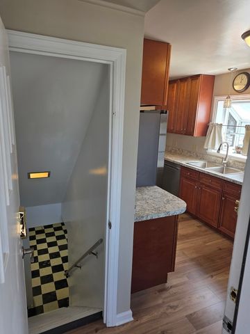 494 N Ellsworth Avenue, Villa Park, IL 60181