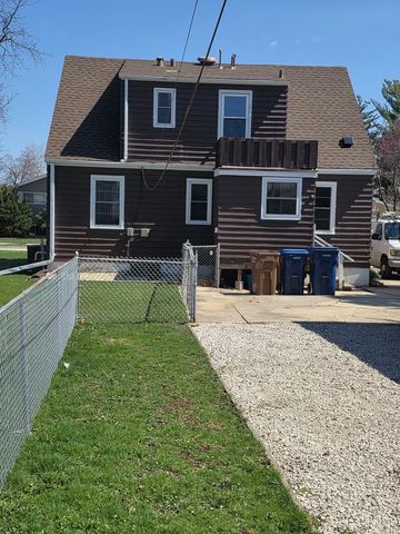 494 N Ellsworth Avenue, Villa Park, IL 60181