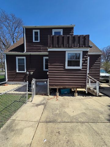 494 N Ellsworth Avenue, Villa Park, IL 60181