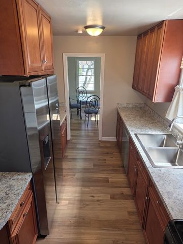 494 N Ellsworth Avenue, Villa Park, IL 60181