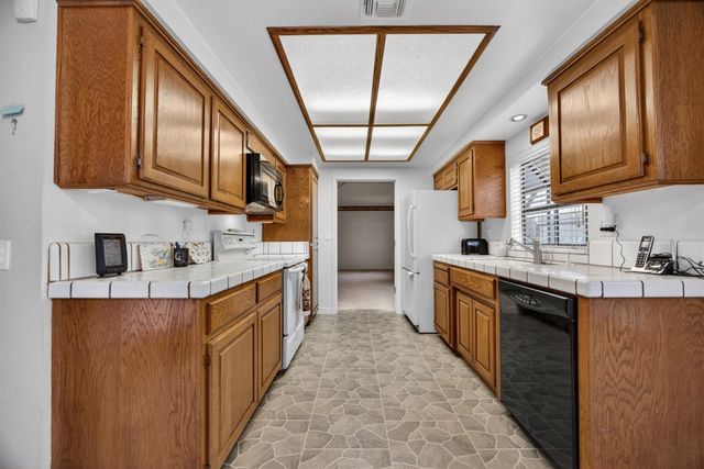 342 Rivergate Way, Sacramento, CA 95831