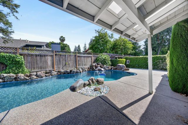 342 Rivergate Way, Sacramento, CA 95831