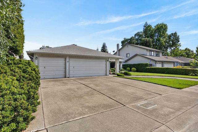 342 Rivergate Way, Sacramento, CA 95831