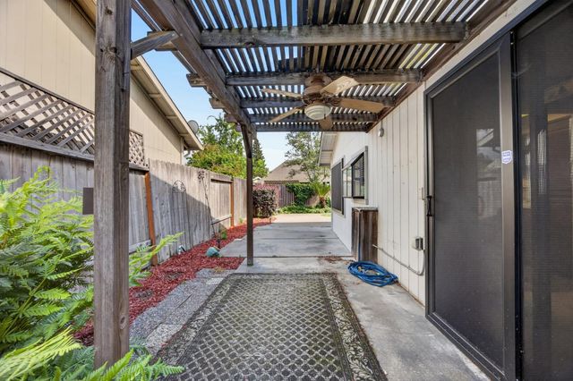 342 Rivergate Way, Sacramento, CA 95831