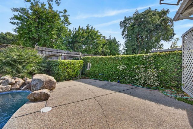 342 Rivergate Way, Sacramento, CA 95831