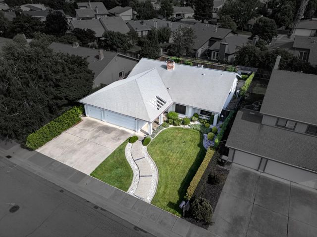 342 Rivergate Way, Sacramento, CA 95831