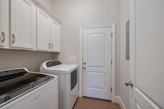 1645 Brockton Ln, Nashville, TN 37221