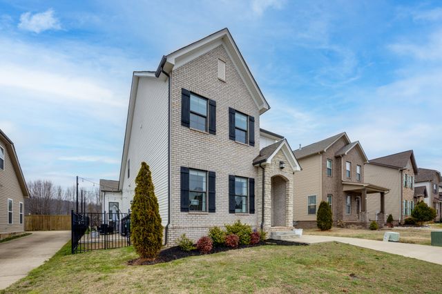 1645 Brockton Ln, Nashville, TN 37221