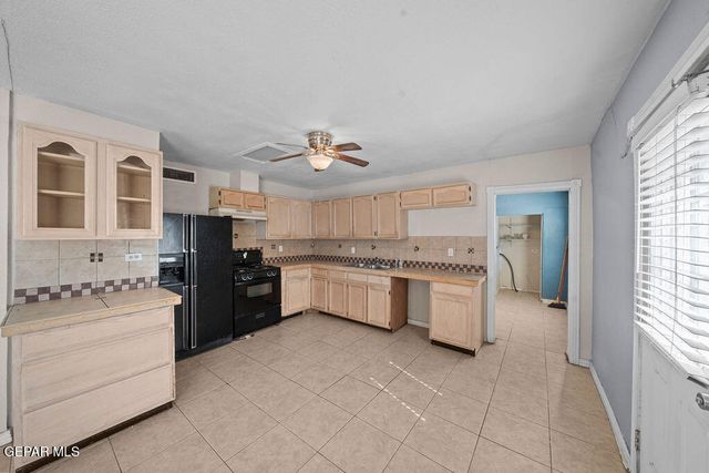9265 LEONARDO Avenue, El Paso, TX 79907