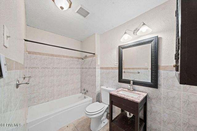 9265 LEONARDO Avenue, El Paso, TX 79907