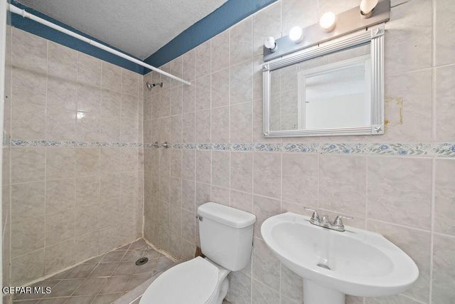 9265 LEONARDO Avenue, El Paso, TX 79907