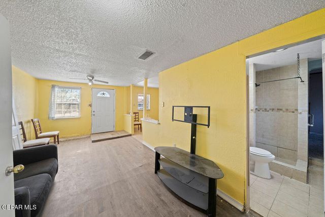 9265 LEONARDO Avenue, El Paso, TX 79907
