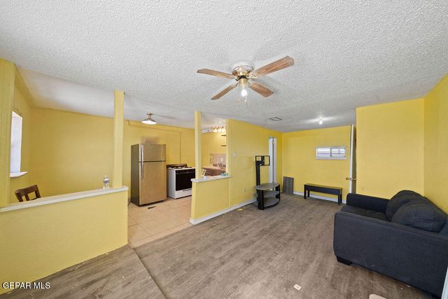 9265 LEONARDO Avenue, El Paso, TX 79907