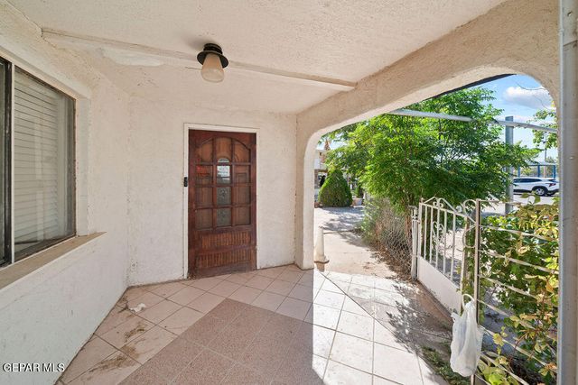 9265 LEONARDO Avenue, El Paso, TX 79907