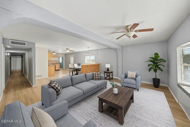 9265 LEONARDO Avenue, El Paso, TX 79907