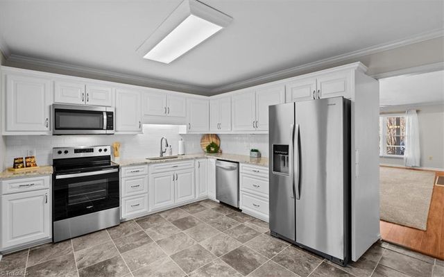 2 Appletree Lane, Greensboro, NC 27455