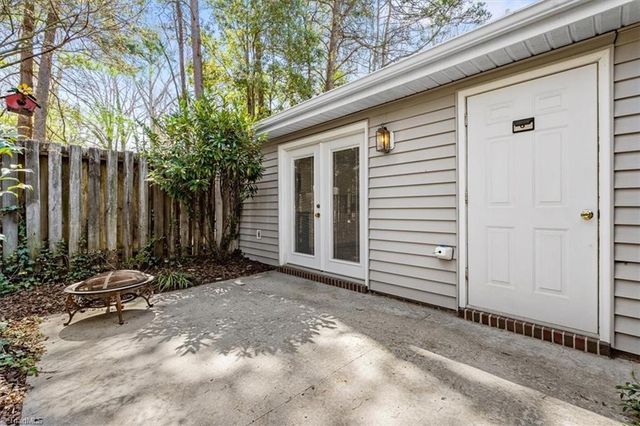 2 Appletree Lane, Greensboro, NC 27455