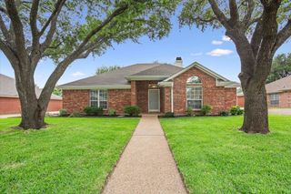 949 Crested Butte Drive, Hewitt, TX 76643